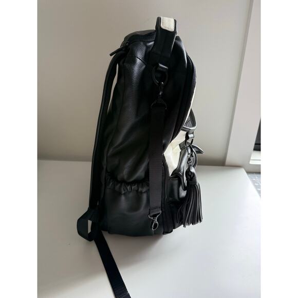 $200 Itzy Ritzy Diaper Backpack - Black White - Picture 5 of 11